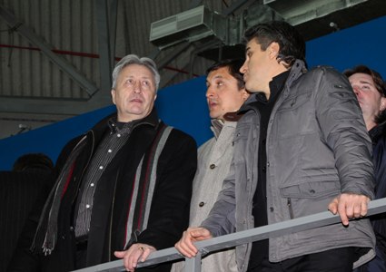 Гости осматривают Ледовый дворец