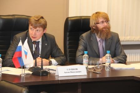 А. Глушков на заседании ЭС