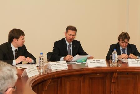 1-ый зам.министра Е.Диев, руководитель Аппарата НОСТРОЙ М.Викторов и председатель Совета НП "СКС" А.Глушков